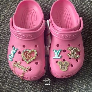Women size 8/ kids 6 Pink Crocs